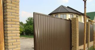 Купить откатные ворота из профнастила Благовещенск, цена от 1774 руб.